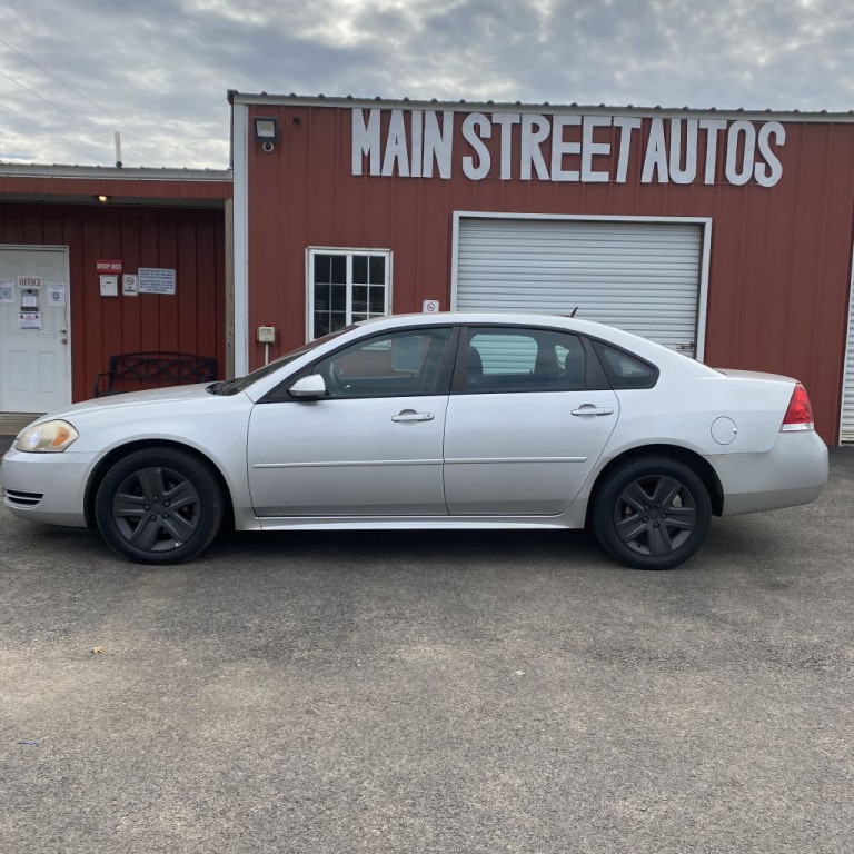 2011 Chevrolet Impala Image 2