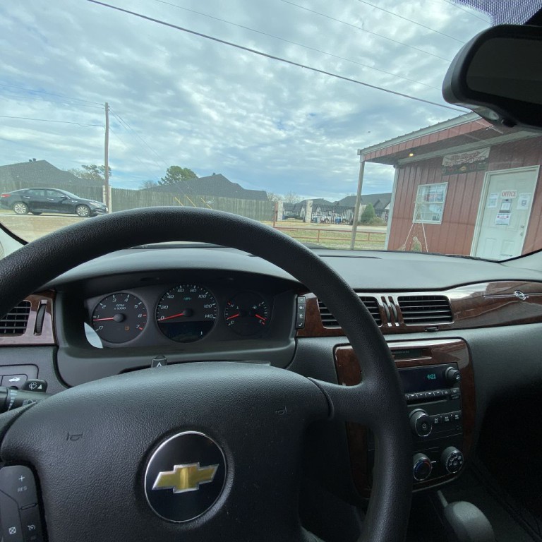 2011 Chevrolet Impala Image 8