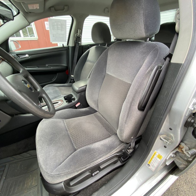 2011 Chevrolet Impala Image 9