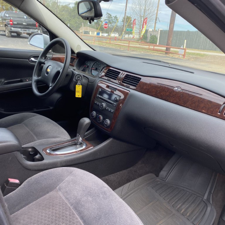 2011 Chevrolet Impala Image 10