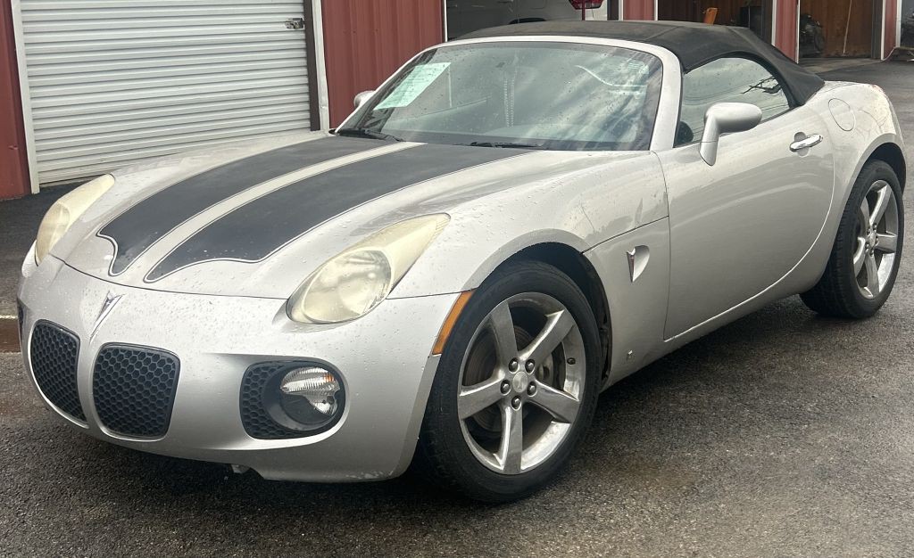 2008 Pontiac Solstice Image 1