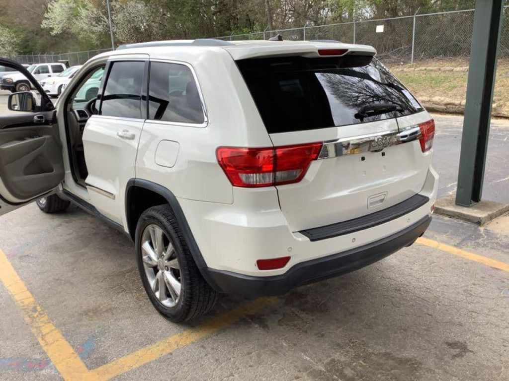 2012 Jeep Grand Cherokee Image 1