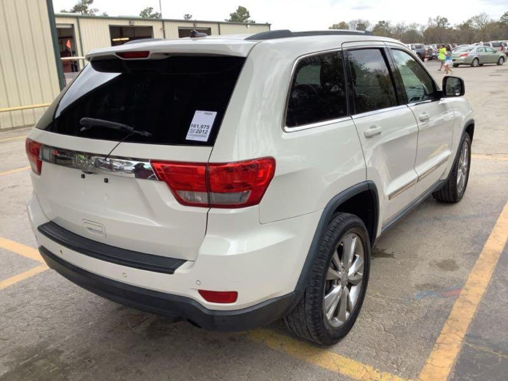 2012 Jeep Grand Cherokee Image 2