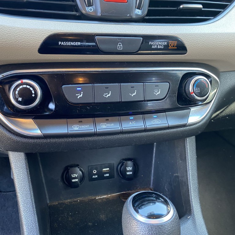 2018 Hyundai Elantra Image 10