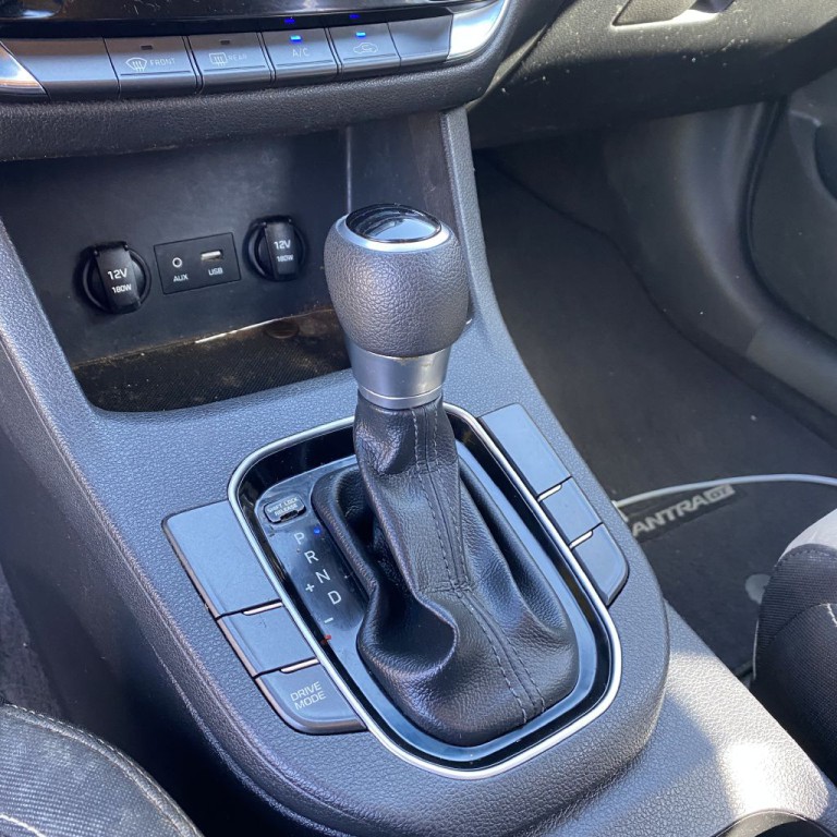 2018 Hyundai Elantra Image 11