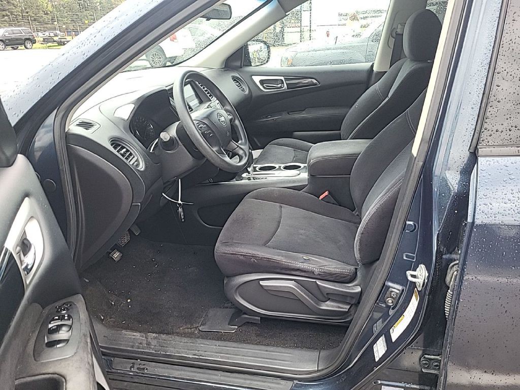 2014 Nissan Pathfinder Image 2