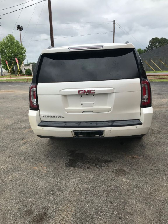 2015 GMC Yukon Image 14