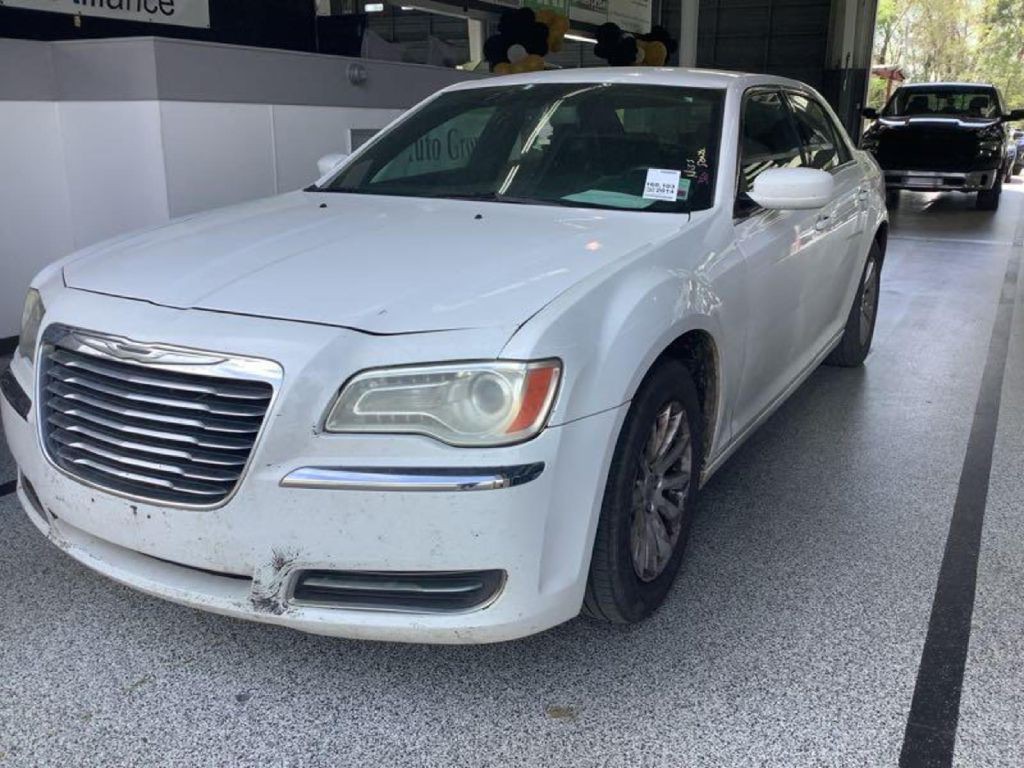 2014 Chrysler 300 Image 3