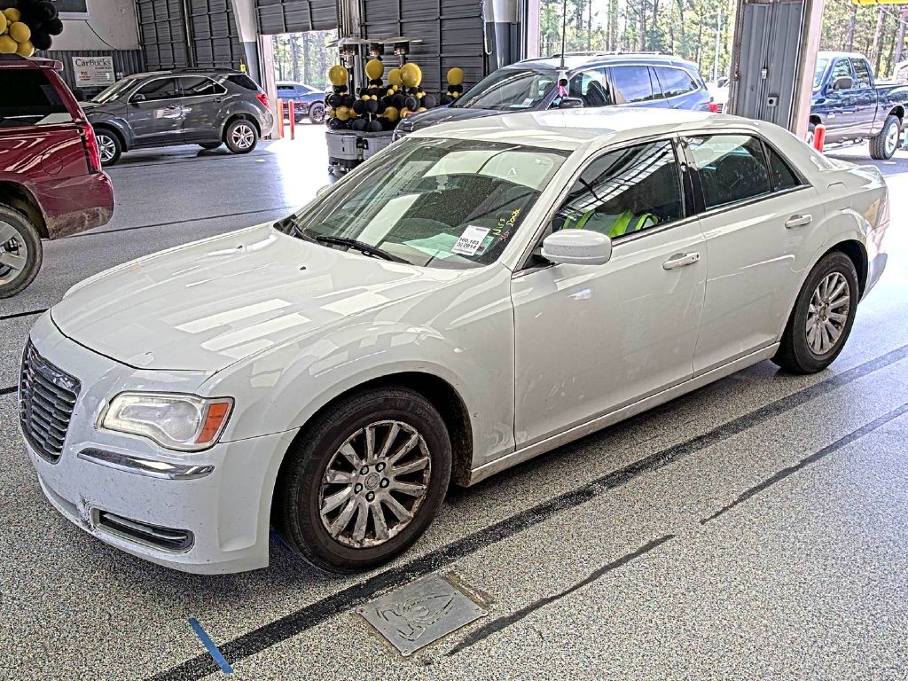 2014 Chrysler 300 Image 4