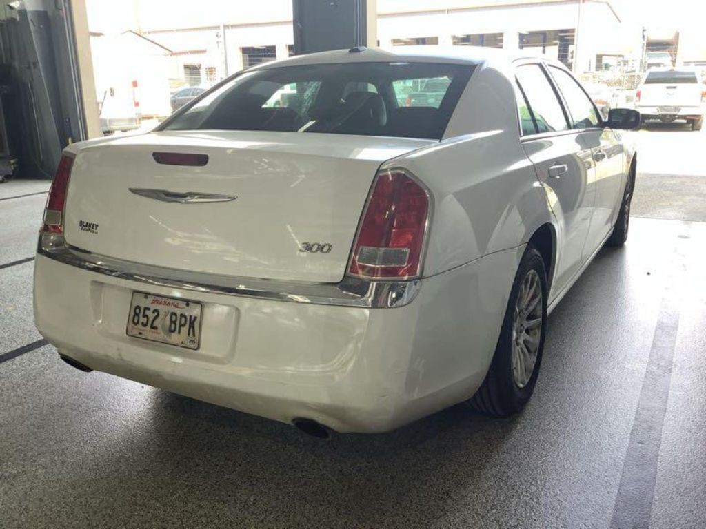 2014 Chrysler 300 Image 7