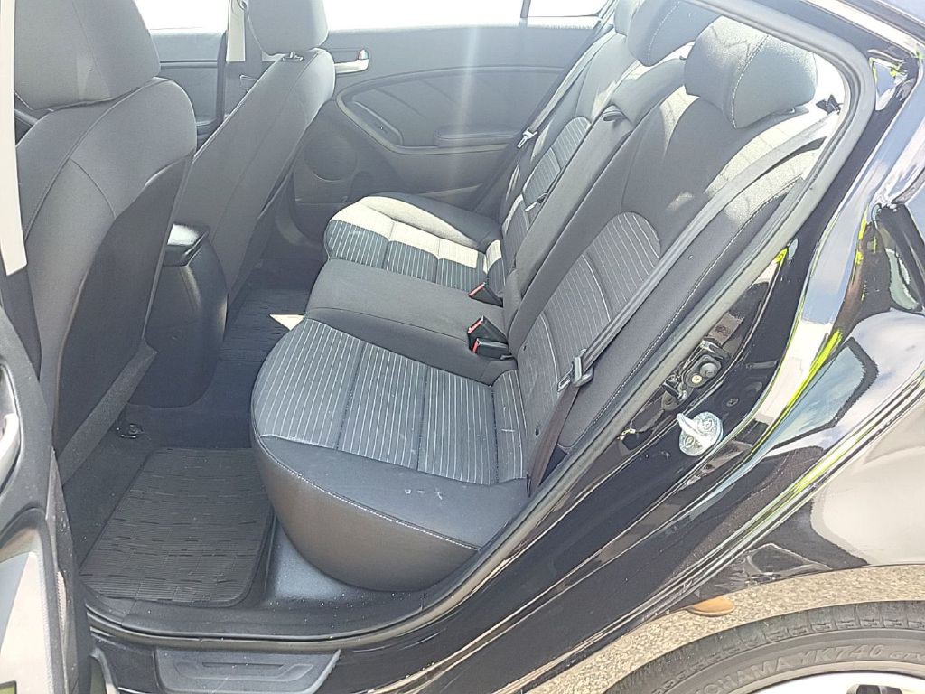 2017 Kia Forte Image 5