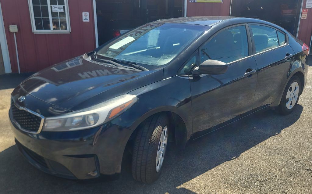 2017 Kia Forte Image 1