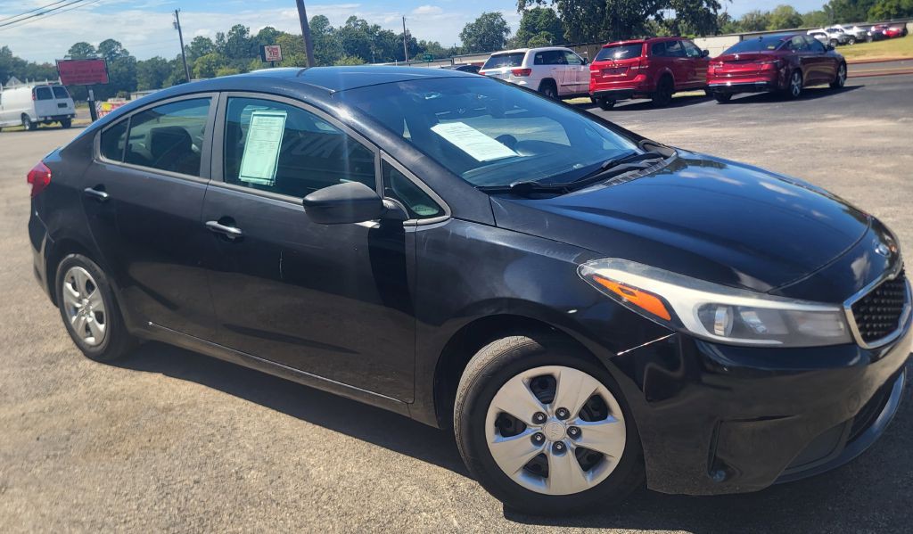 2017 Kia Forte Image 2