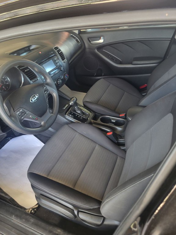 2017 Kia Forte Image 3