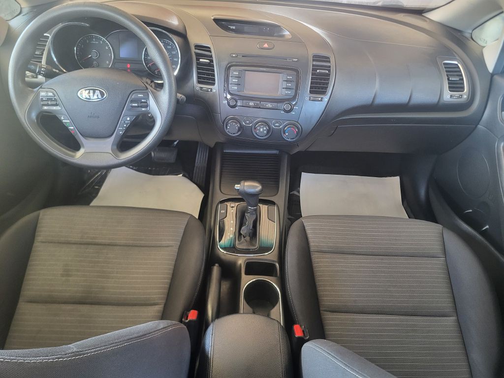 2017 Kia Forte Image 4