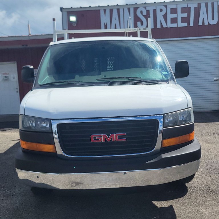 2016 GMC Savana Image 2