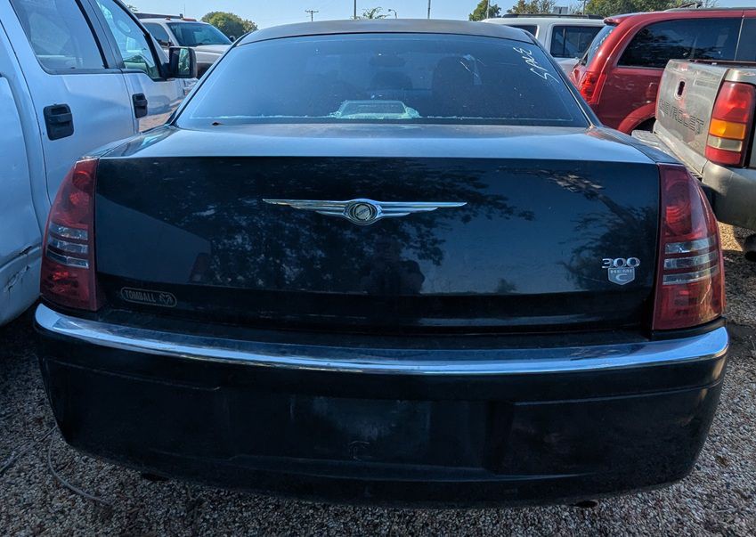 2006 Chrysler 300 Image 4