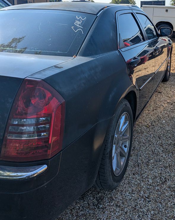 2006 Chrysler 300 Image 5