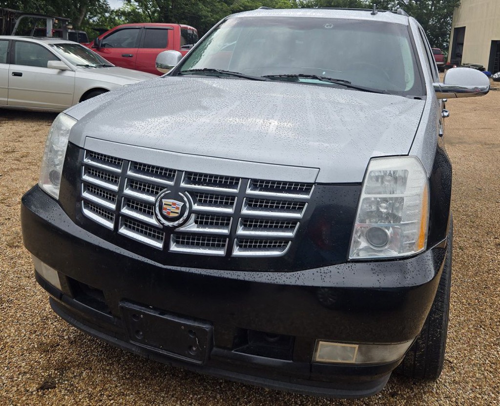 2013 Cadillac Escalade Image 1