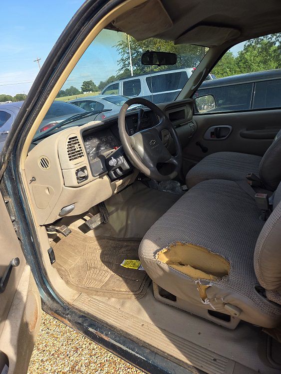 1998 Chevrolet C/K Image 4