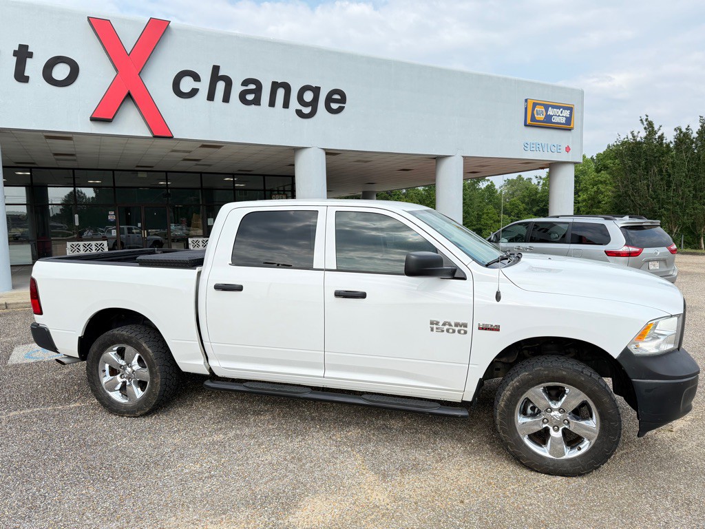 2016 RAM 1500 Image 2