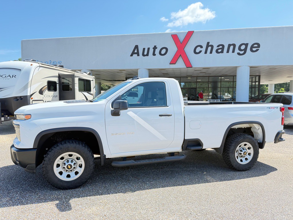 2024 Chevrolet Silverado 1500 Image 2