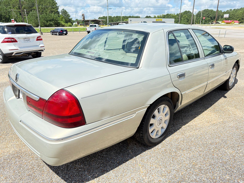 2004 Mercury Grand Marquis Image 4