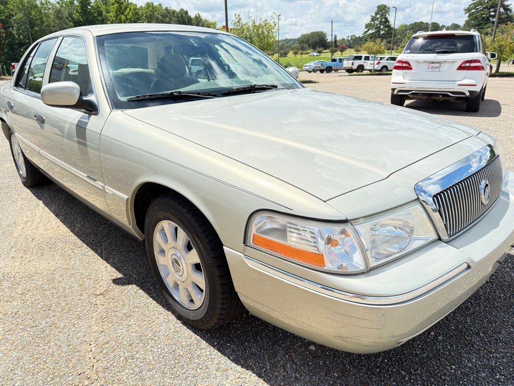 2004 Mercury Grand Marquis Image 5