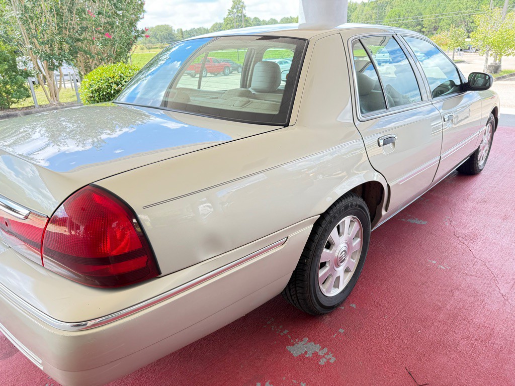 2004 Mercury Grand Marquis Image 8