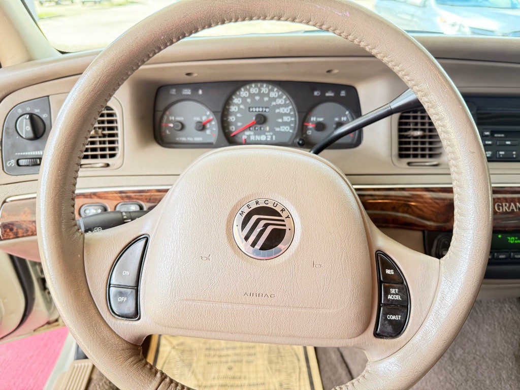 2004 Mercury Grand Marquis Image 17