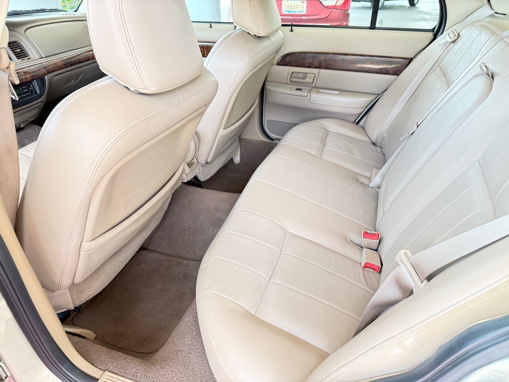 2004 Mercury Grand Marquis Image 20