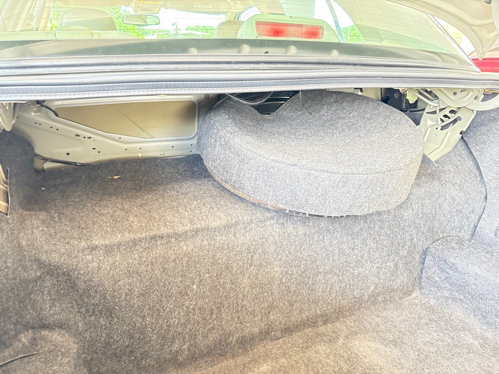 2004 Mercury Grand Marquis Image 28