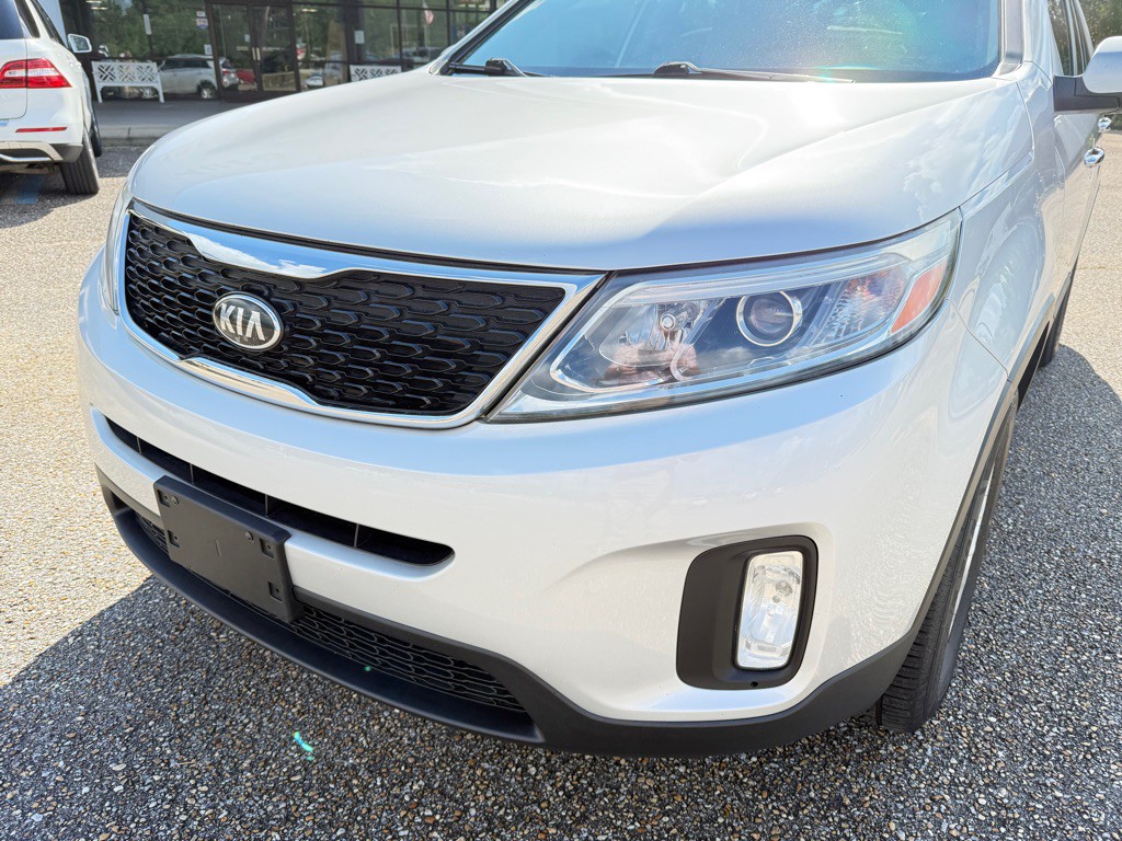 2015 Kia Sorento Image 2