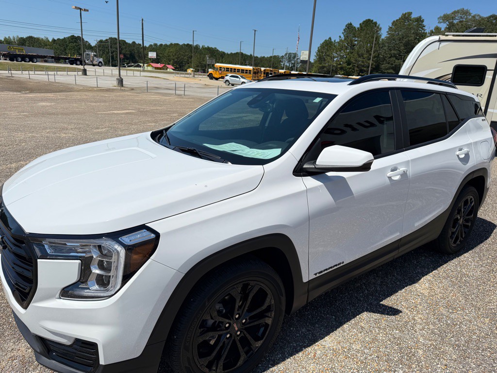 2022 GMC Terrain Image 3