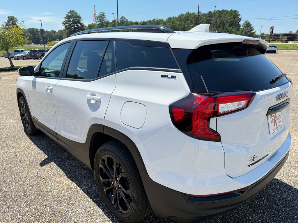 2022 GMC Terrain Image 5