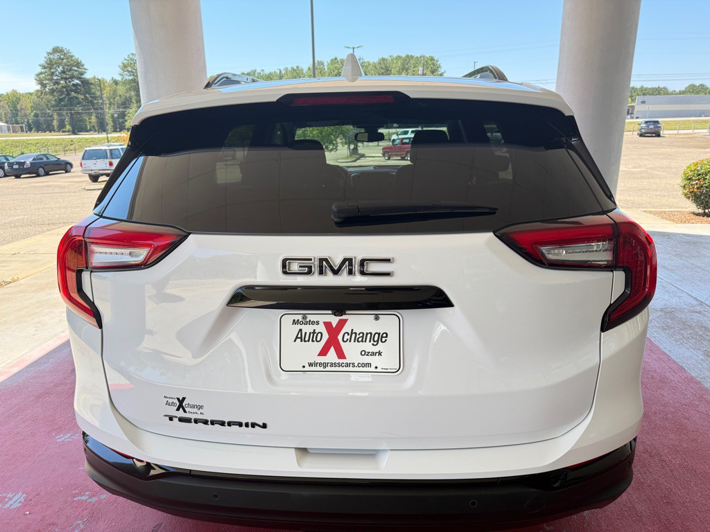2022 GMC Terrain Image 12