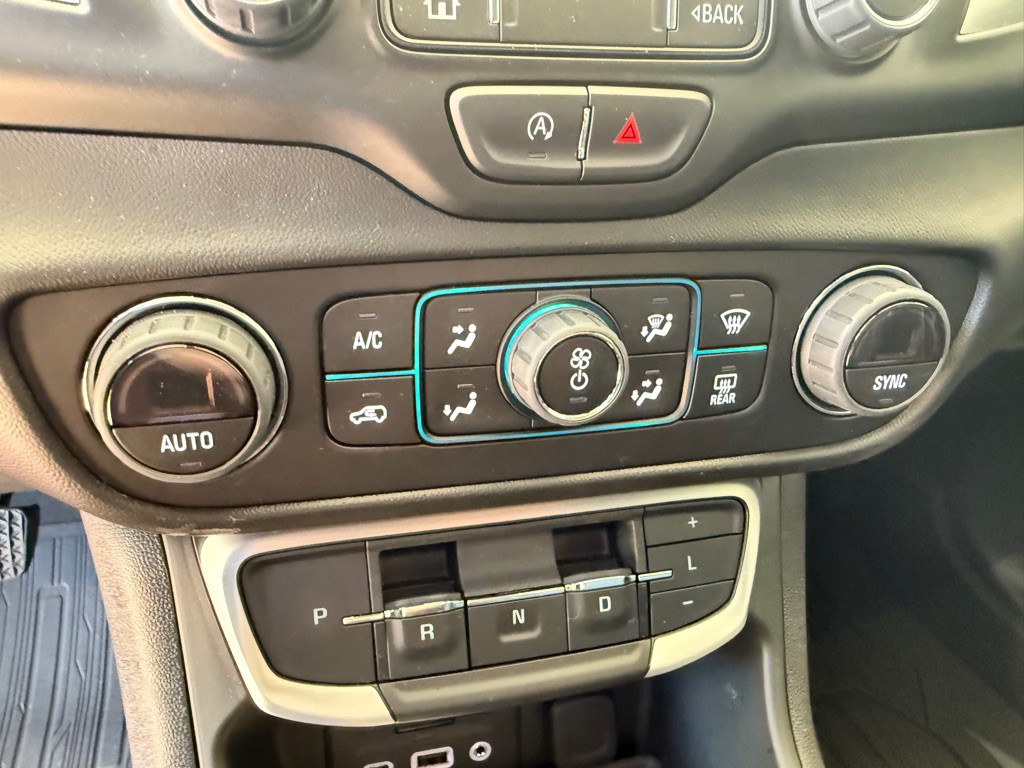 2022 GMC Terrain Image 19