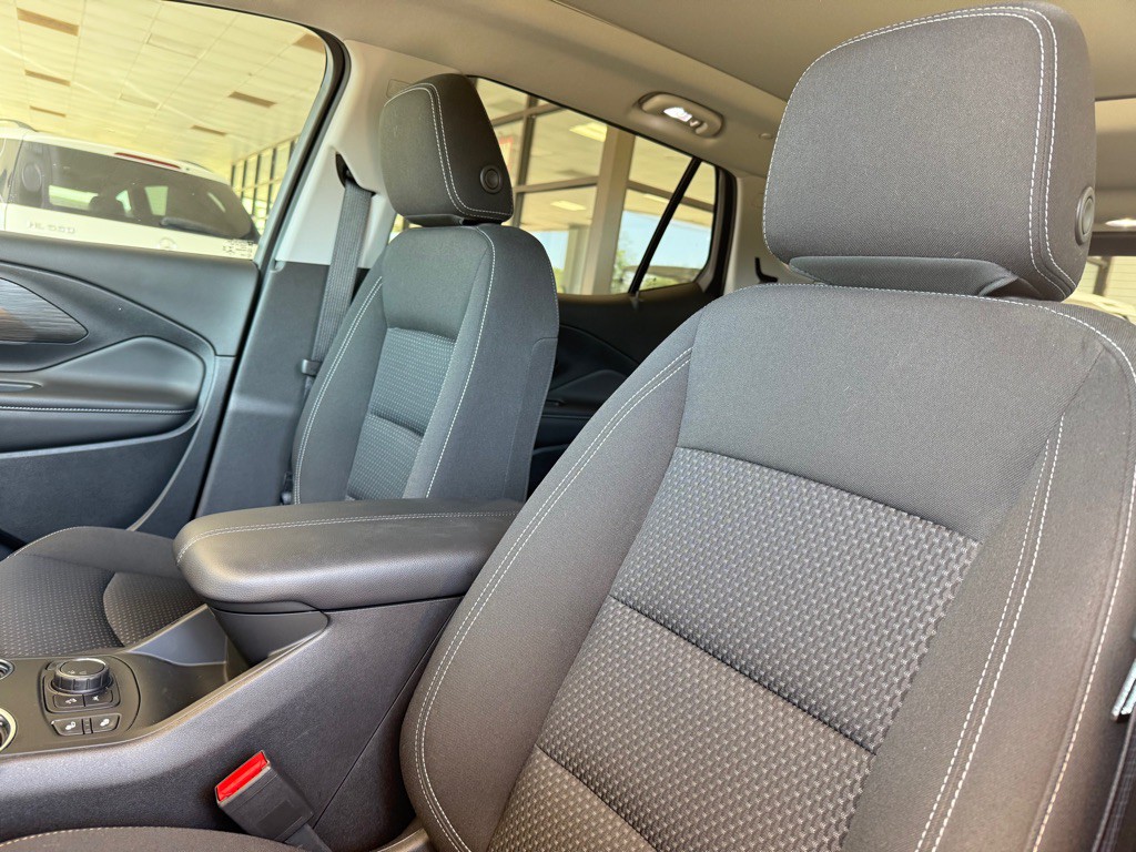 2022 GMC Terrain Image 22