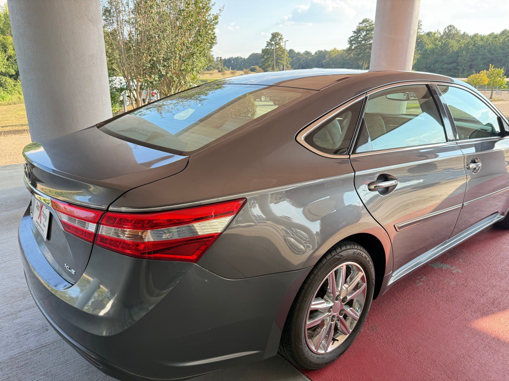 2013 Toyota Avalon Image 5
