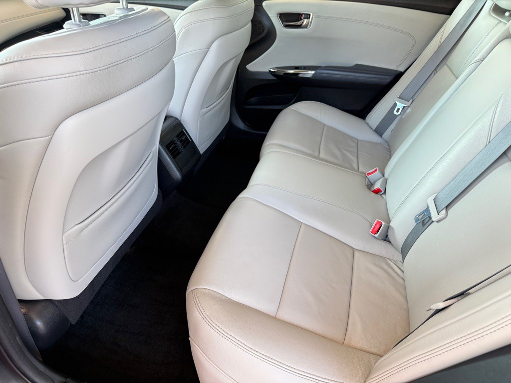 2013 Toyota Avalon Image 9