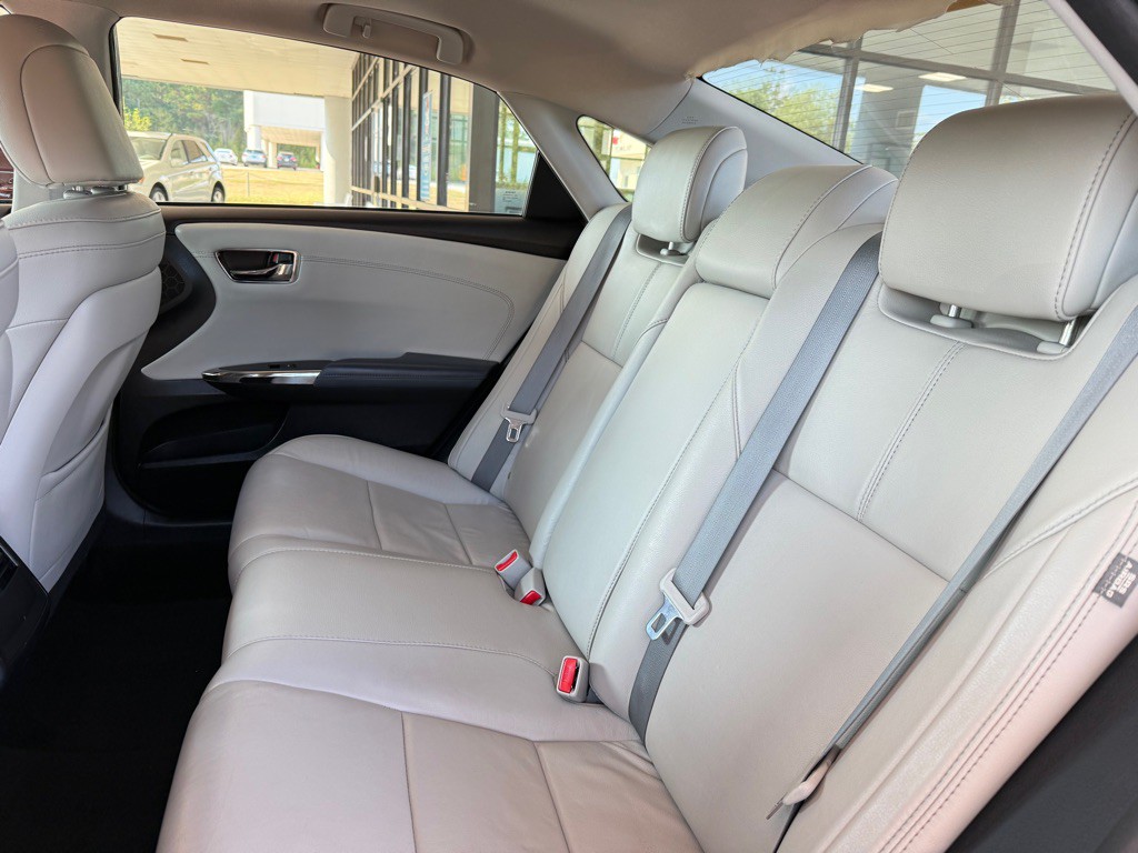 2013 Toyota Avalon Image 10