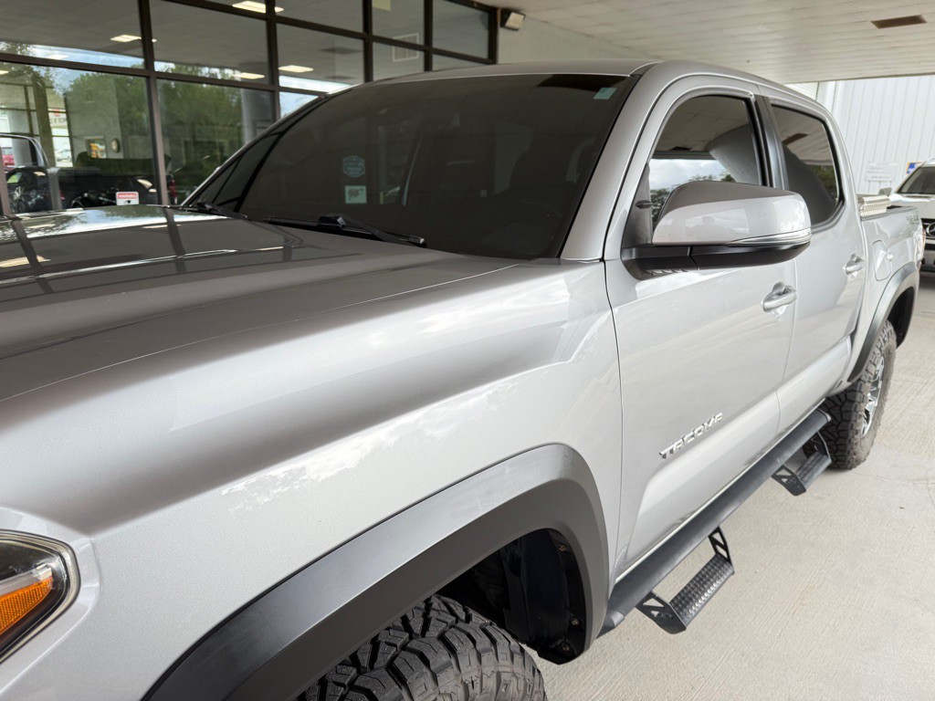 2018 Toyota Tacoma Image 6