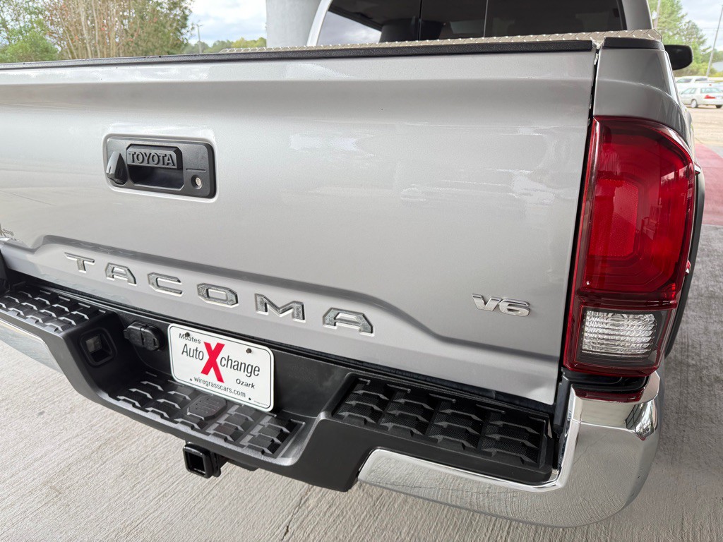 2018 Toyota Tacoma Image 12