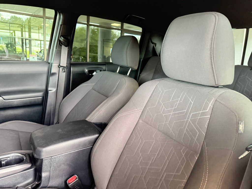 2018 Toyota Tacoma Image 17