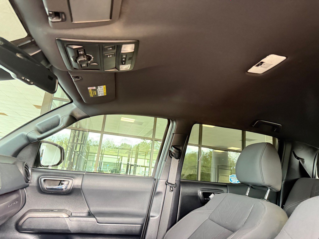 2018 Toyota Tacoma Image 18
