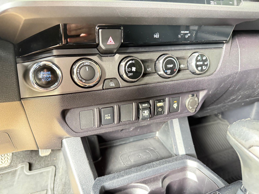 2018 Toyota Tacoma Image 23