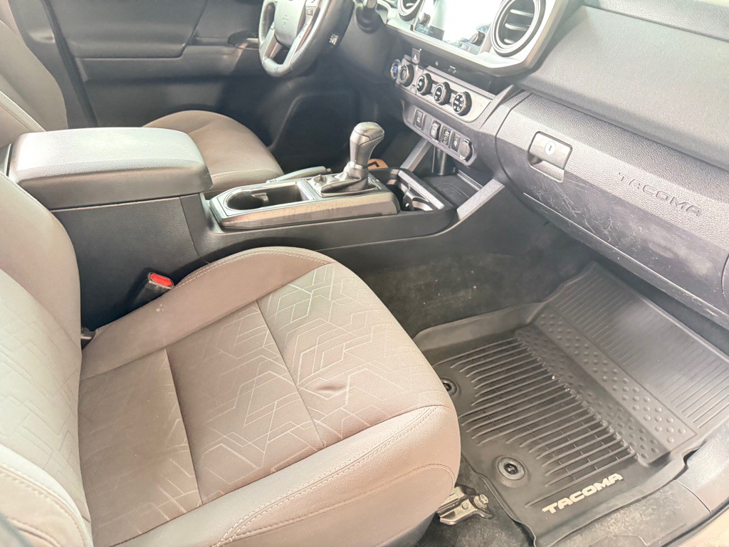 2018 Toyota Tacoma Image 24