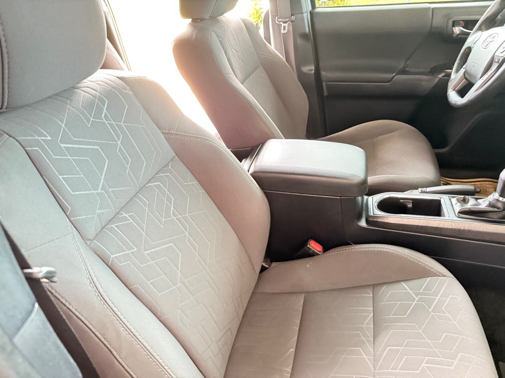 2018 Toyota Tacoma Image 25