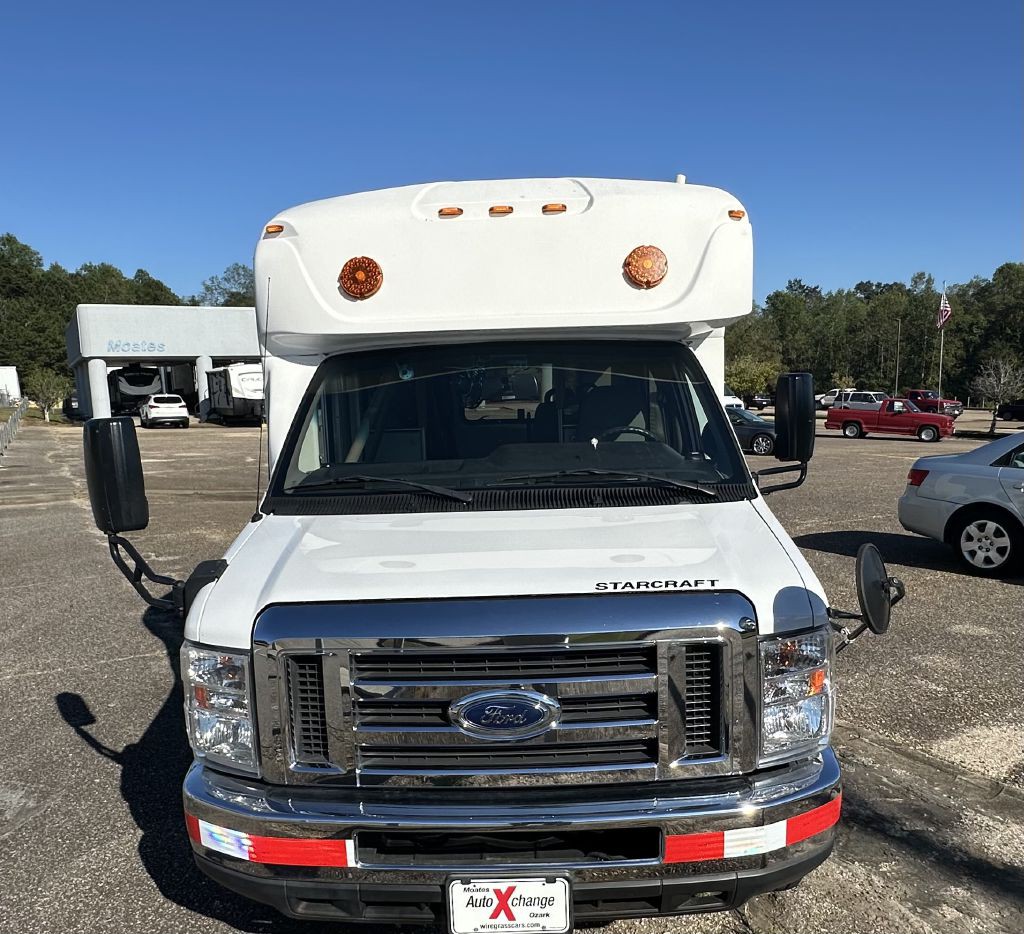 2019 Ford Econoline Image 2