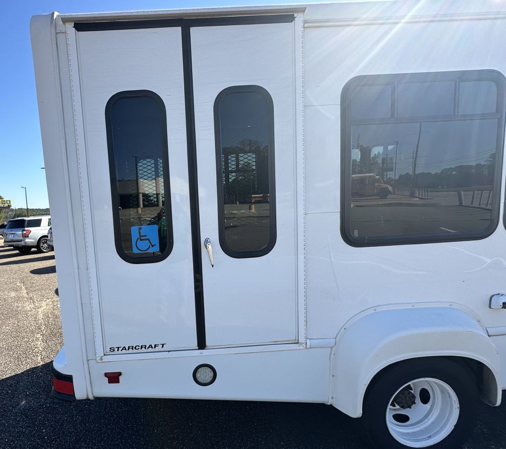 2019 Ford Econoline Image 5